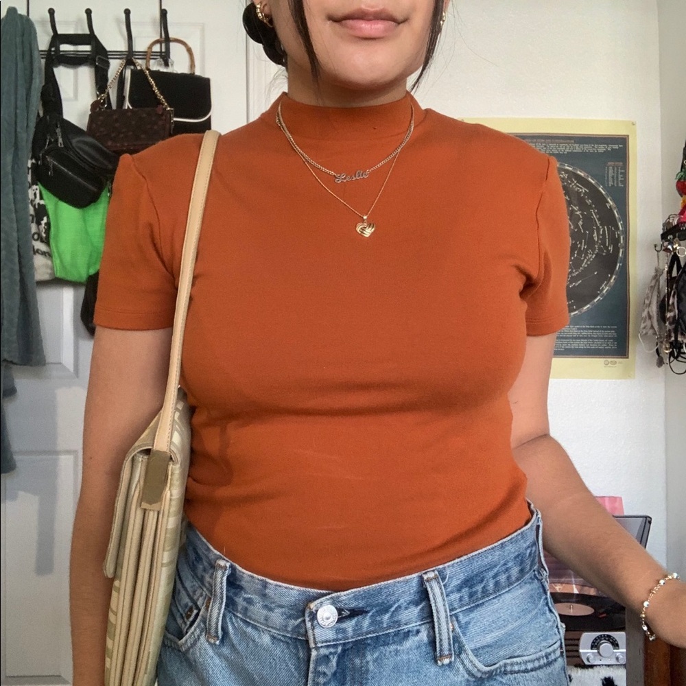 💌 American Apparel brunt orange turtle neck top